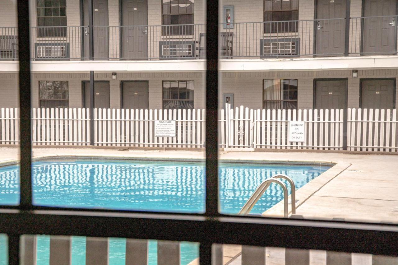 Lake View Inn غرانبوري المظهر الخارجي الصورة