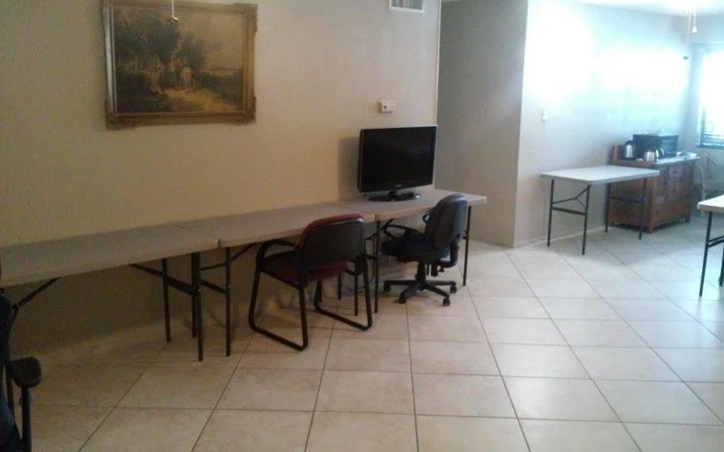 Lake View Inn غرانبوري المظهر الخارجي الصورة