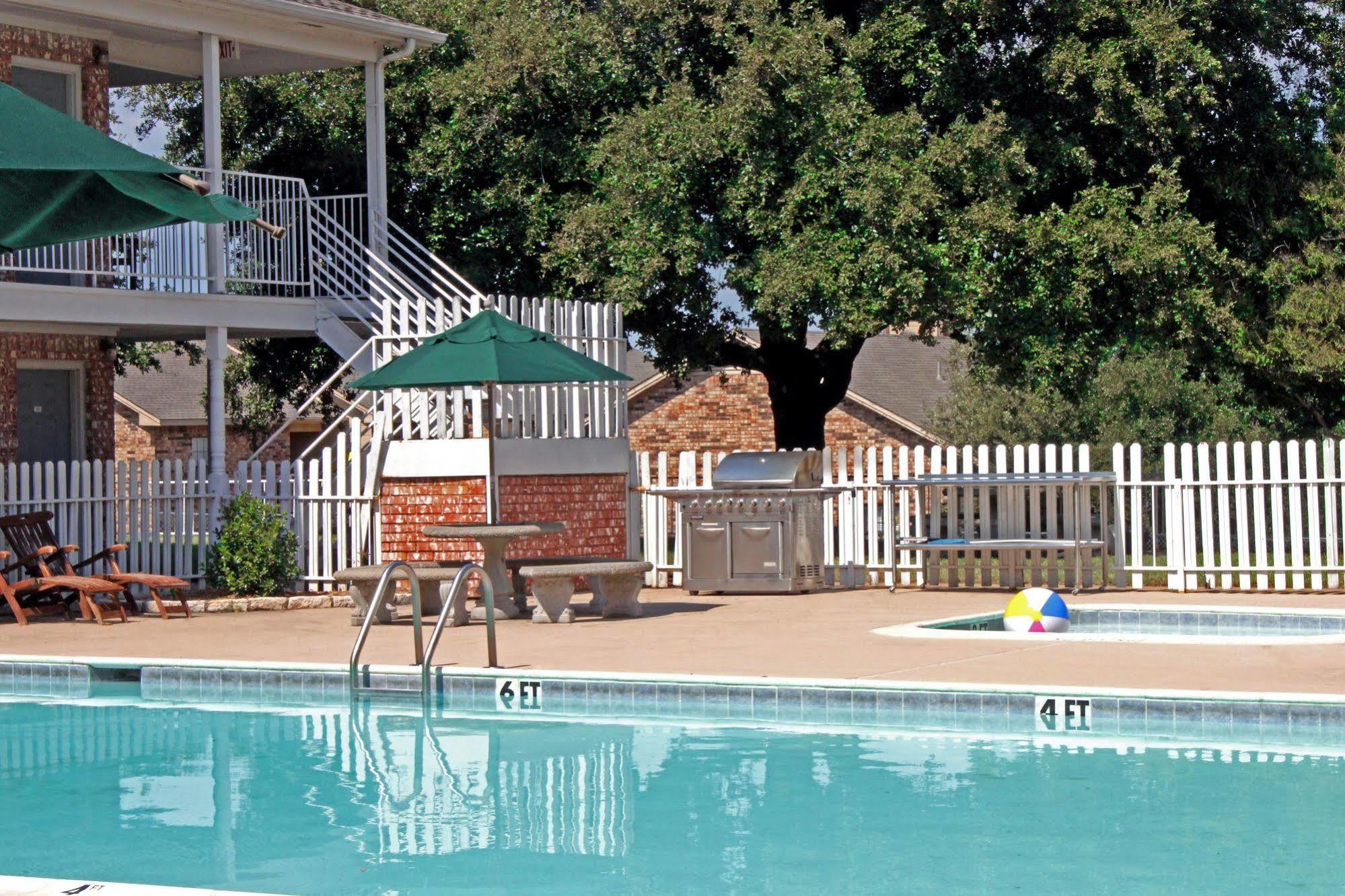 Lake View Inn غرانبوري المظهر الخارجي الصورة